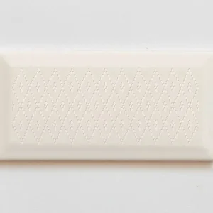 Zlevněný Cifre Prism Ivory Decor 12,5x25 – obklad, který se rozhodl vyšívat i po pracovní době